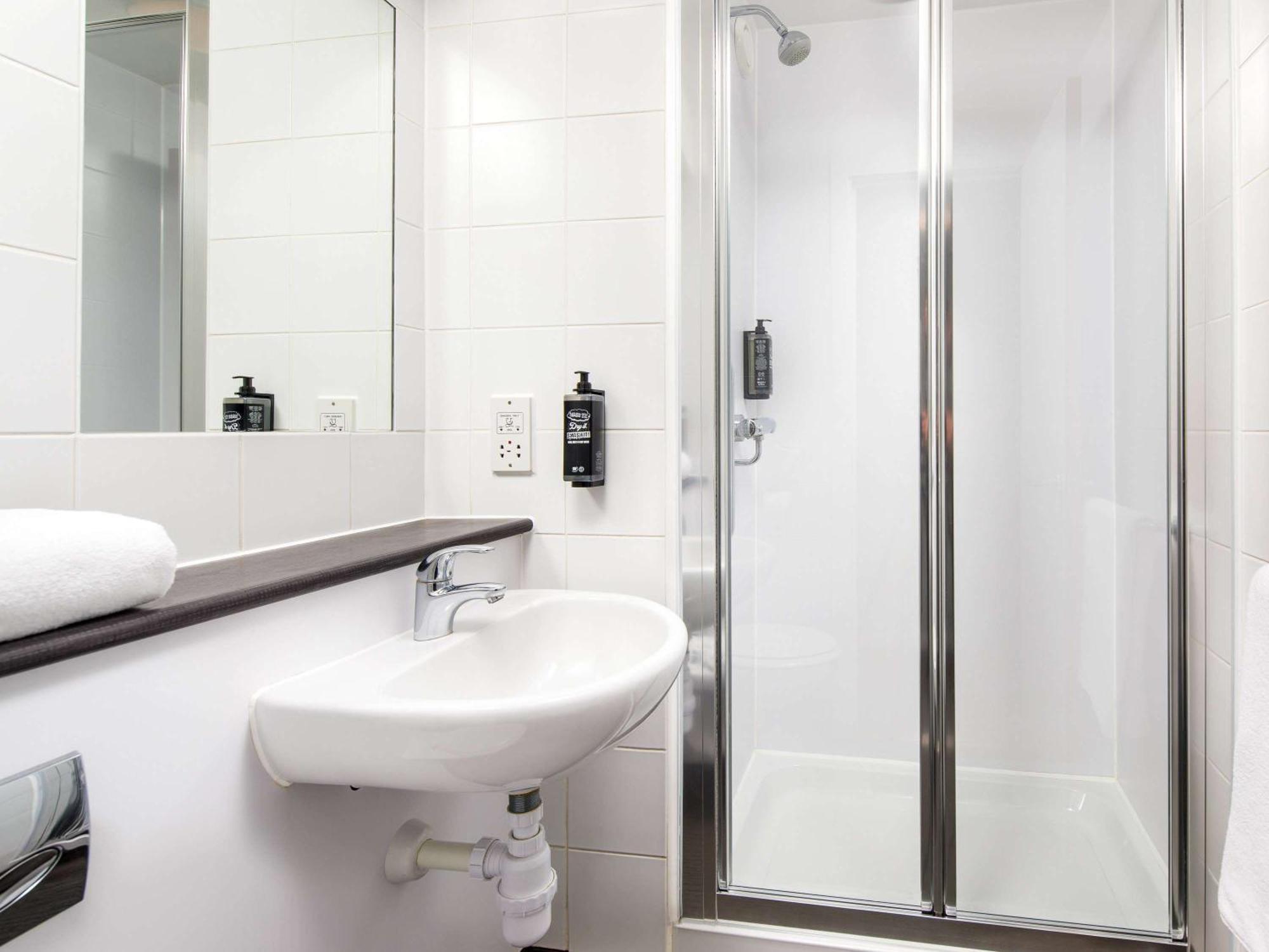 Ibis Budget London Heathrow Отель Хаунслоу