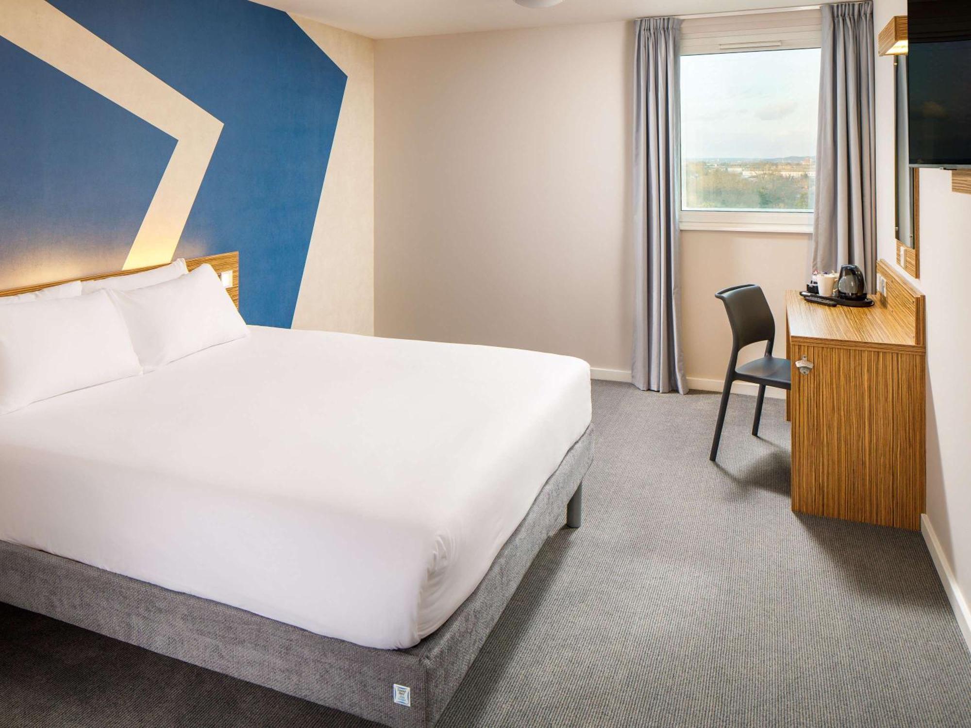 Отель Ibis Budget London Heathrow 3*